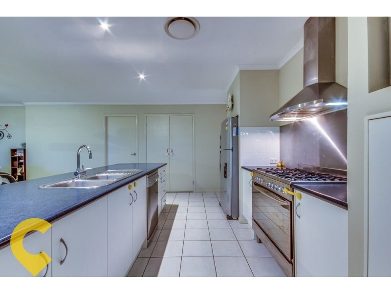 8 Mayfair Place, Stretton QLD 4116