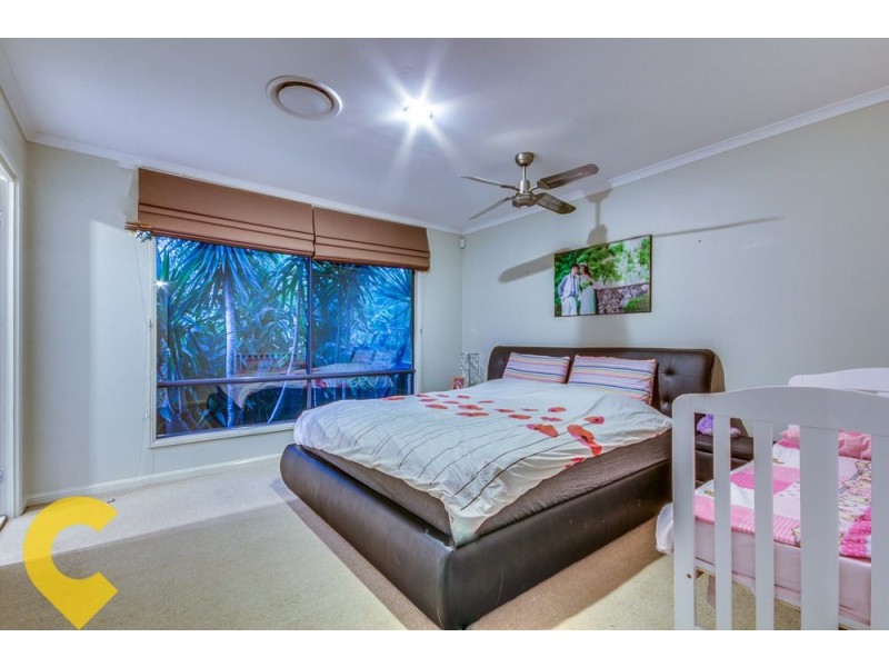 8 Mayfair Place, Stretton QLD 4116