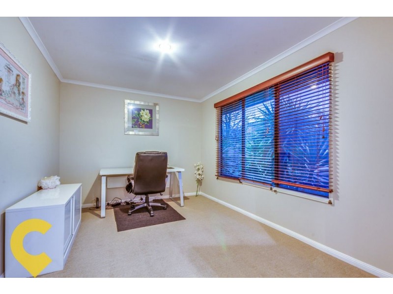 8 Mayfair Place, Stretton QLD 4116