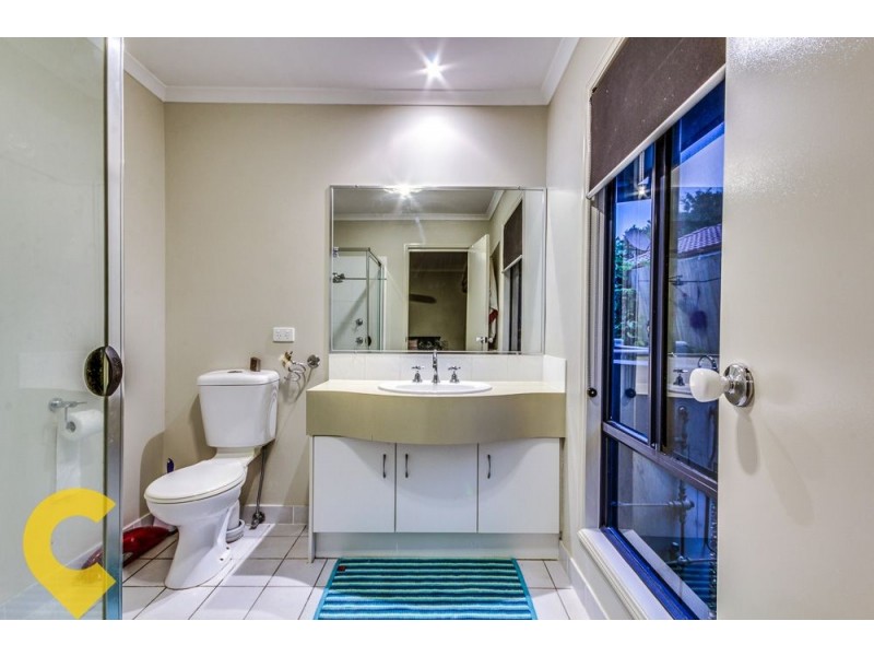 8 Mayfair Place, Stretton QLD 4116