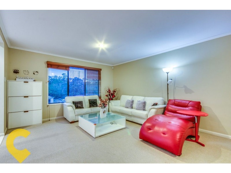8 Mayfair Place, Stretton QLD 4116