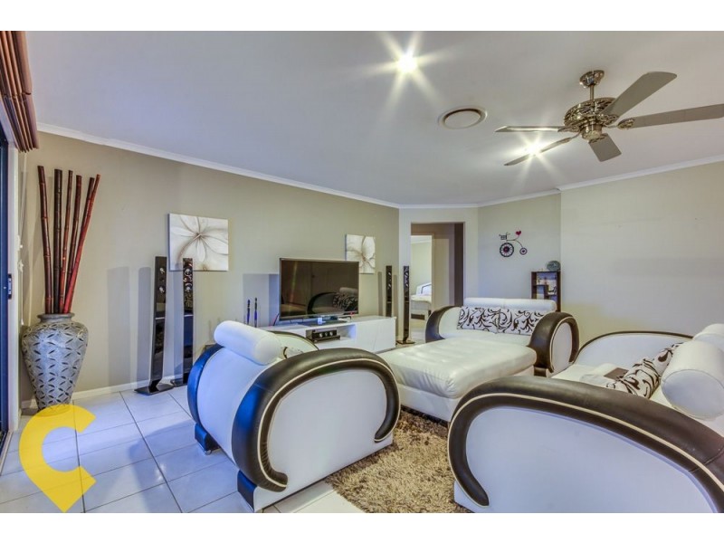 8 Mayfair Place, Stretton QLD 4116