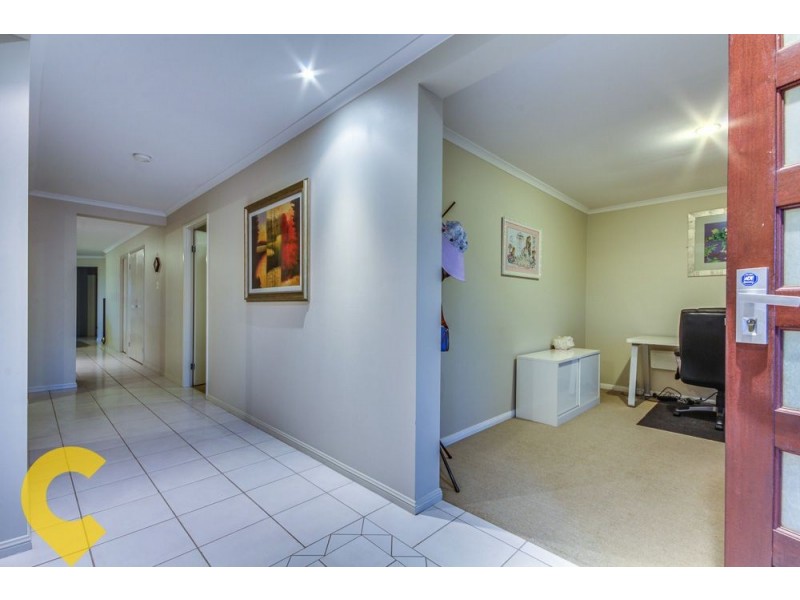 8 Mayfair Place, Stretton QLD 4116