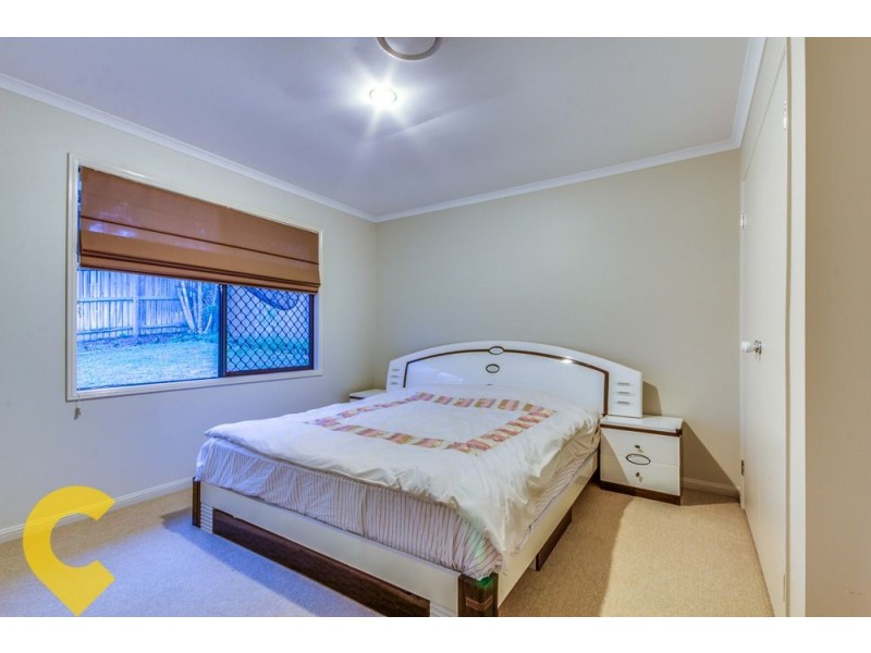 8 Mayfair Place, Stretton QLD 4116