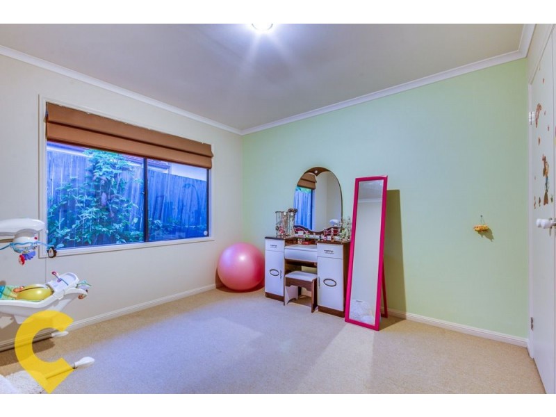 8 Mayfair Place, Stretton QLD 4116