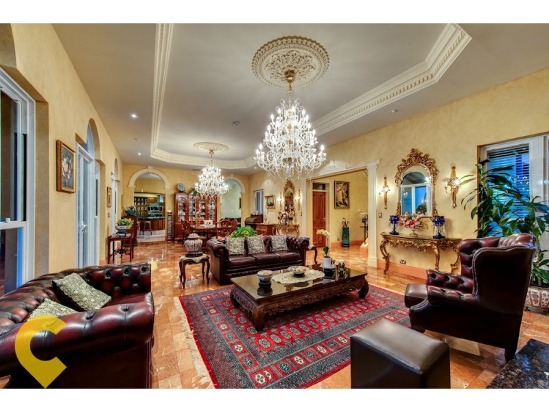 4 Commodore Drive, Birkdale QLD 4159