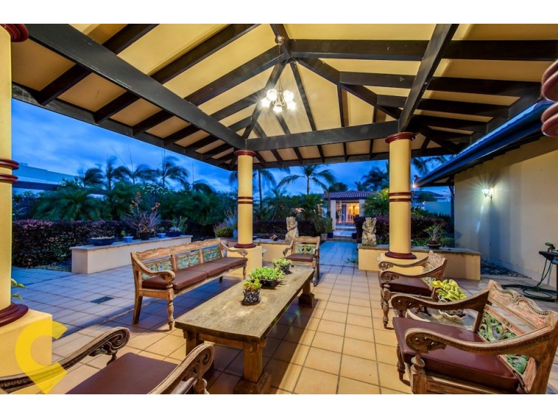 4 Commodore Drive, Birkdale QLD 4159