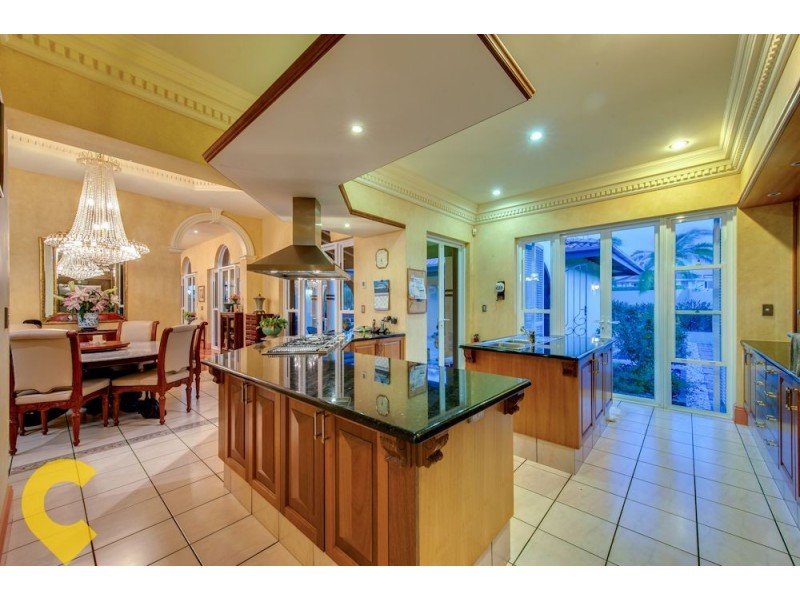 4 Commodore Drive, Birkdale QLD 4159