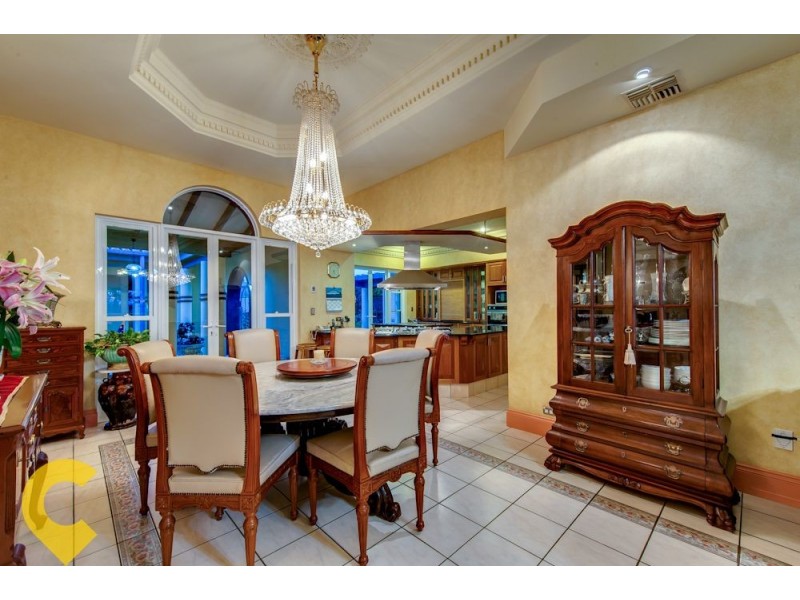 4 Commodore Drive, Birkdale QLD 4159