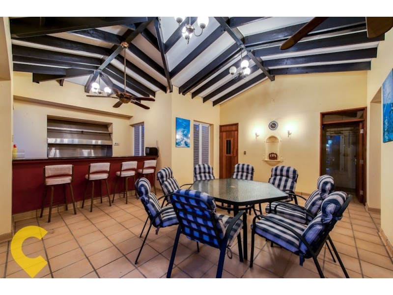 4 Commodore Drive, Birkdale QLD 4159