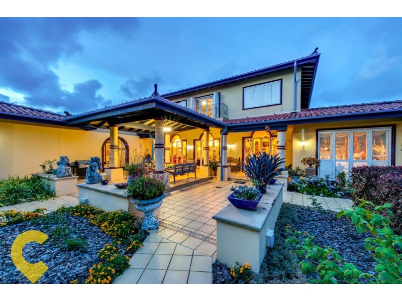 4 Commodore Drive, Birkdale QLD 4159