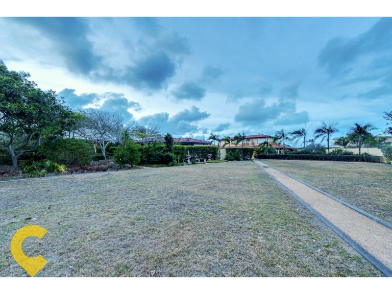 4 Commodore Drive, Birkdale QLD 4159