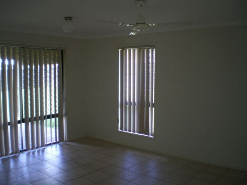 12 Hilldean Drive, Raceview QLD 4305