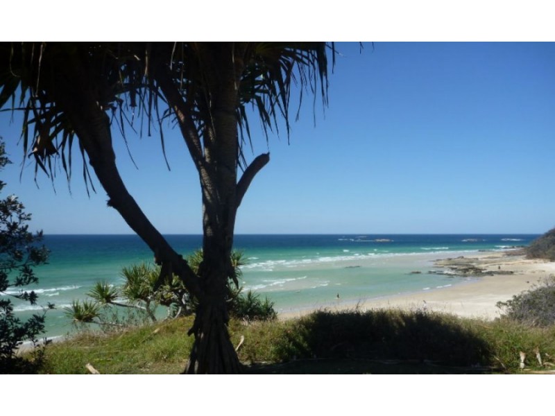 104 Mooloomba Road, Point Lookout QLD 4183