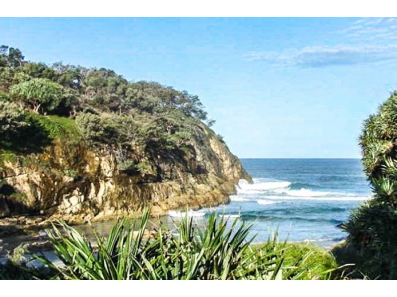 104 Mooloomba Road, Point Lookout QLD 4183