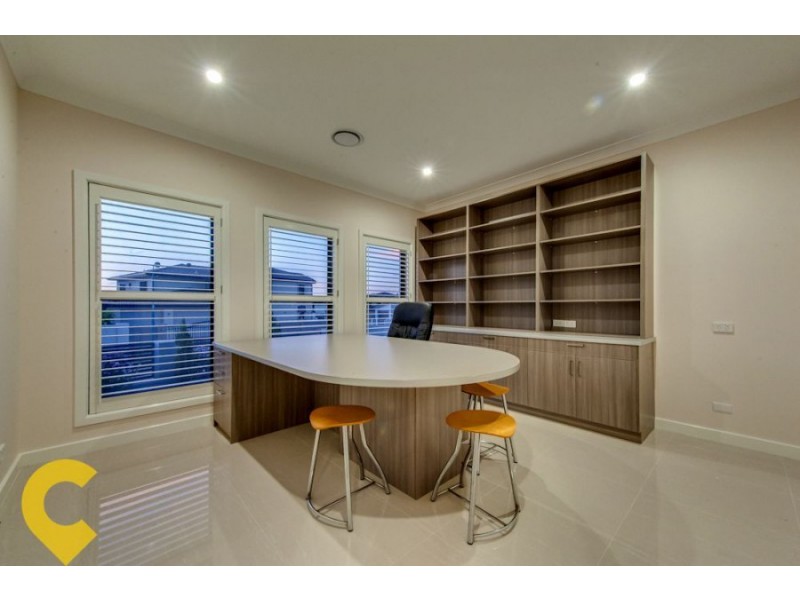 66 Hawthorn Circuit, Stretton QLD 4116