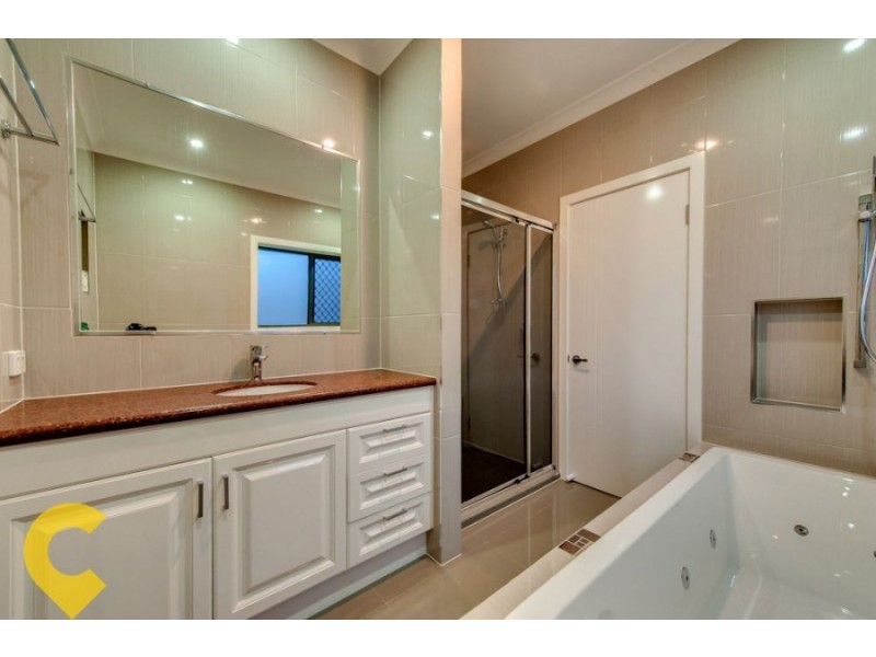 66 Hawthorn Circuit, Stretton QLD 4116