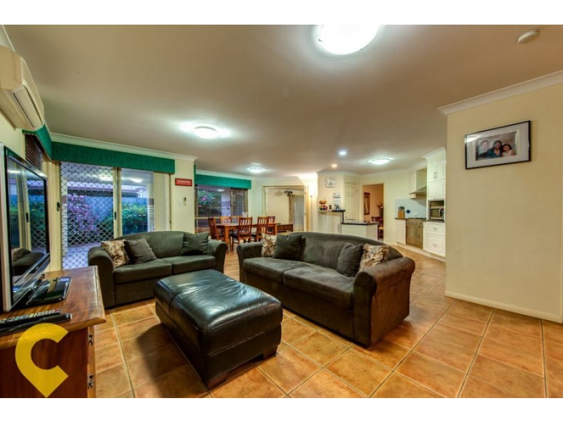 12 Fendi Place, Eight Mile Plains QLD 4113