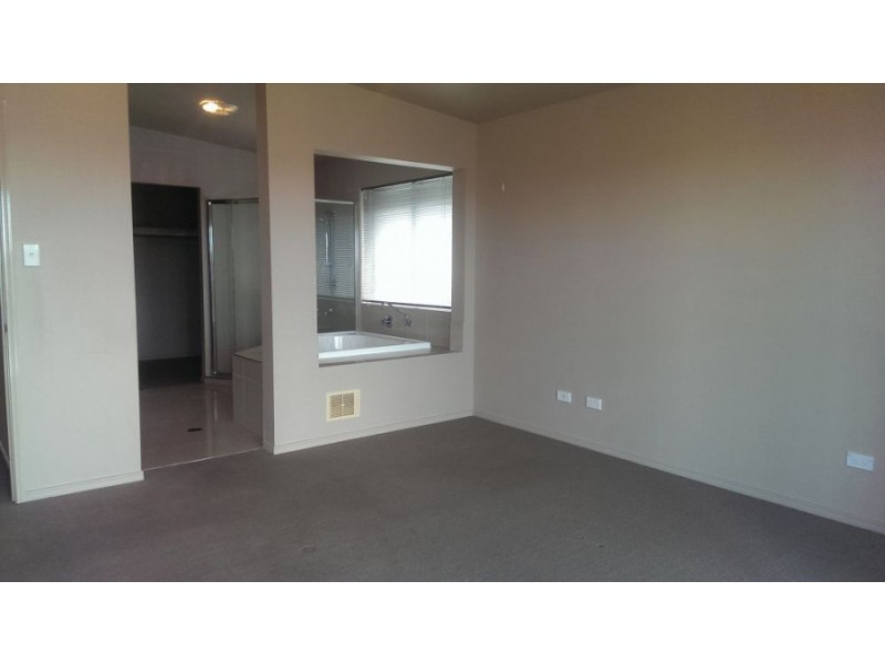 51 Coomera Court, Helensvale QLD 4212