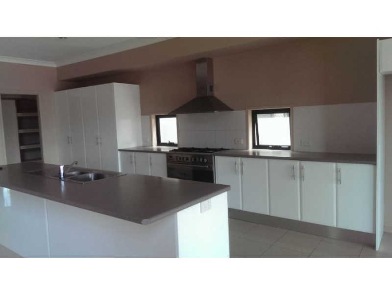 51 Coomera Court, Helensvale QLD 4212