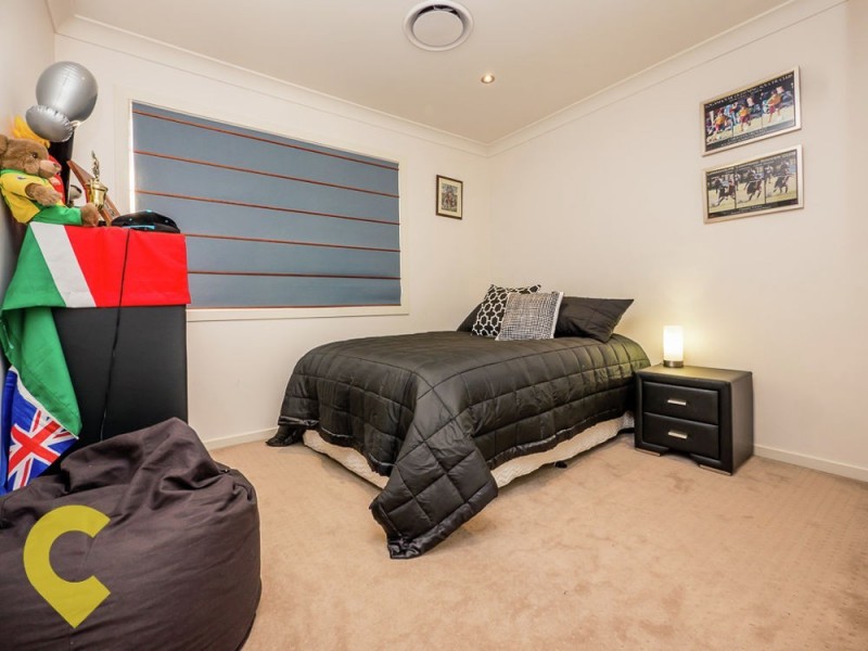 74 Delaney Circuit, Carindale QLD 4152