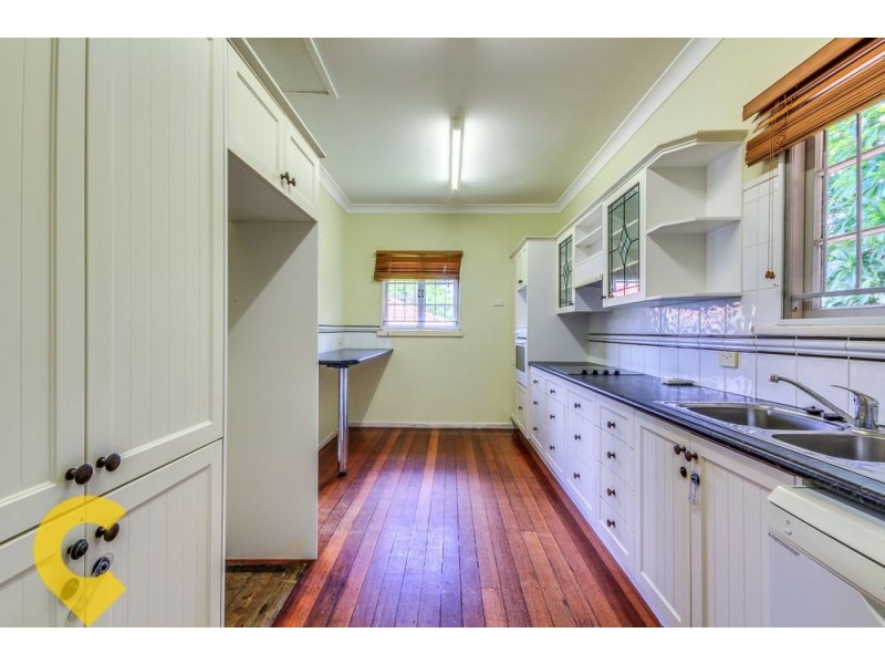 4 Avesnes Street, Holland Park QLD 4121