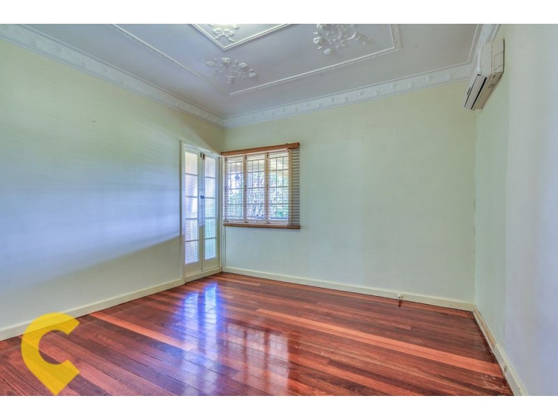 4 Avesnes Street, Holland Park QLD 4121