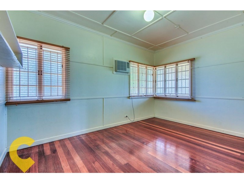 4 Avesnes Street, Holland Park QLD 4121