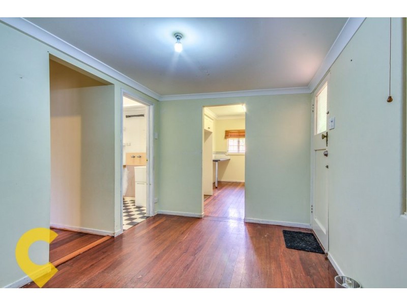 4 Avesnes Street, Holland Park QLD 4121