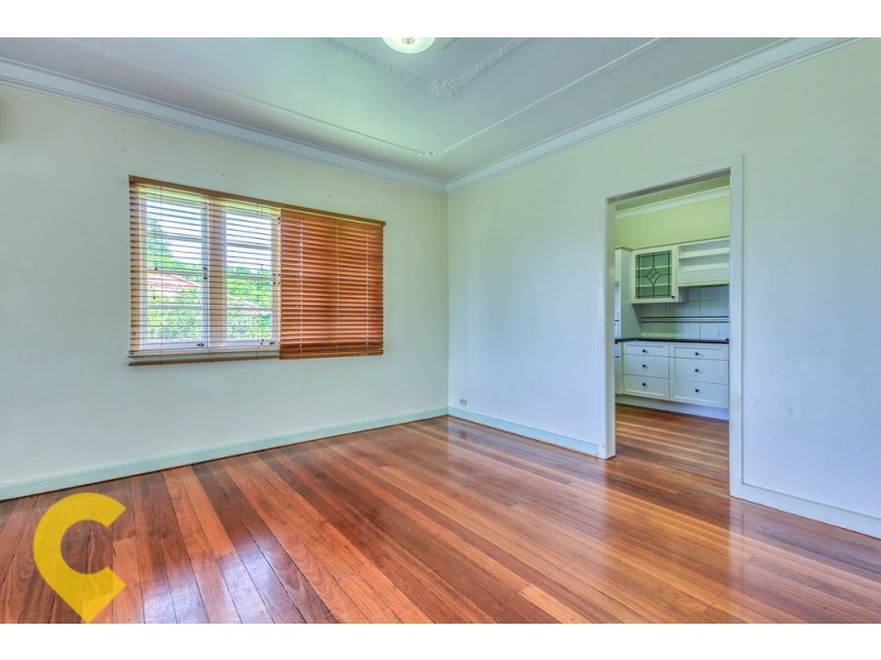 4 Avesnes Street, Holland Park QLD 4121