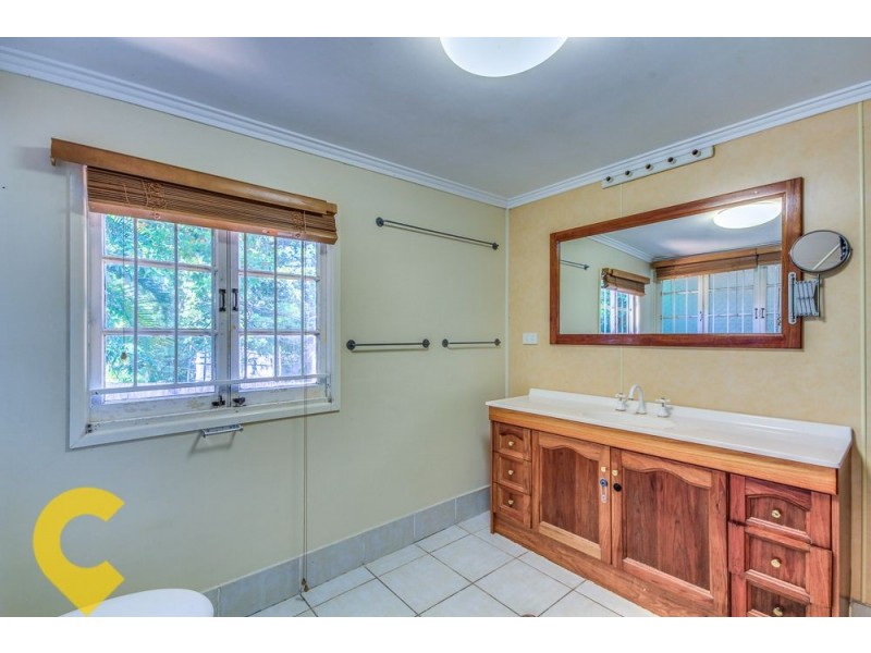 4 Avesnes Street, Holland Park QLD 4121