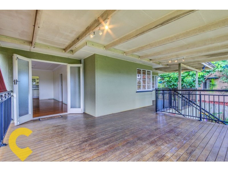 4 Avesnes Street, Holland Park QLD 4121