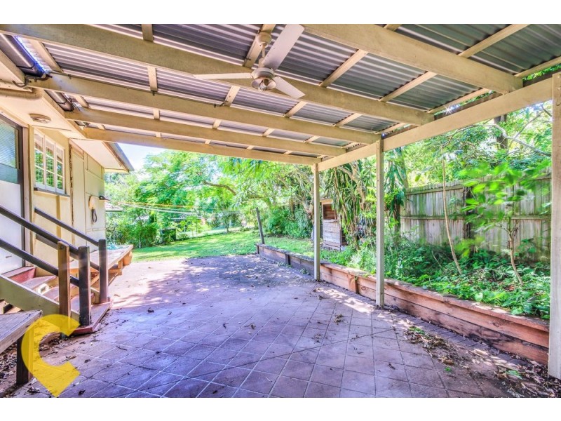 4 Avesnes Street, Holland Park QLD 4121