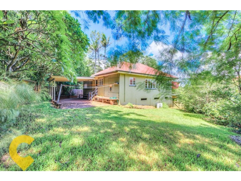 4 Avesnes Street, Holland Park QLD 4121