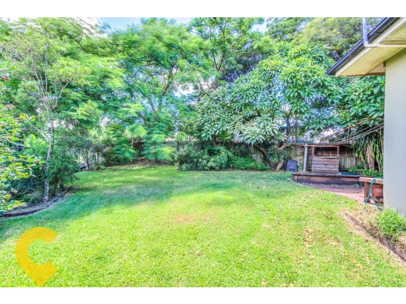 4 Avesnes Street, Holland Park QLD 4121