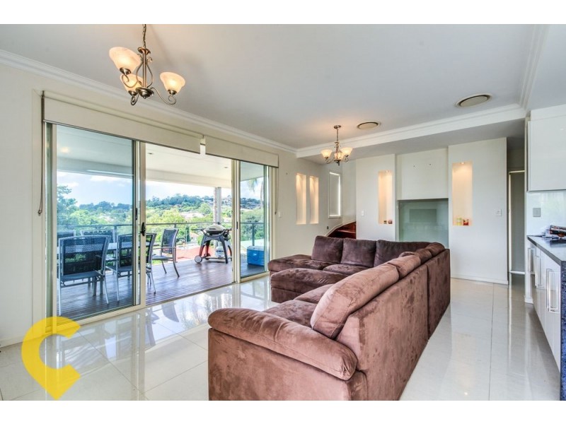 1 Miriam Street, Holland Park West QLD 4121