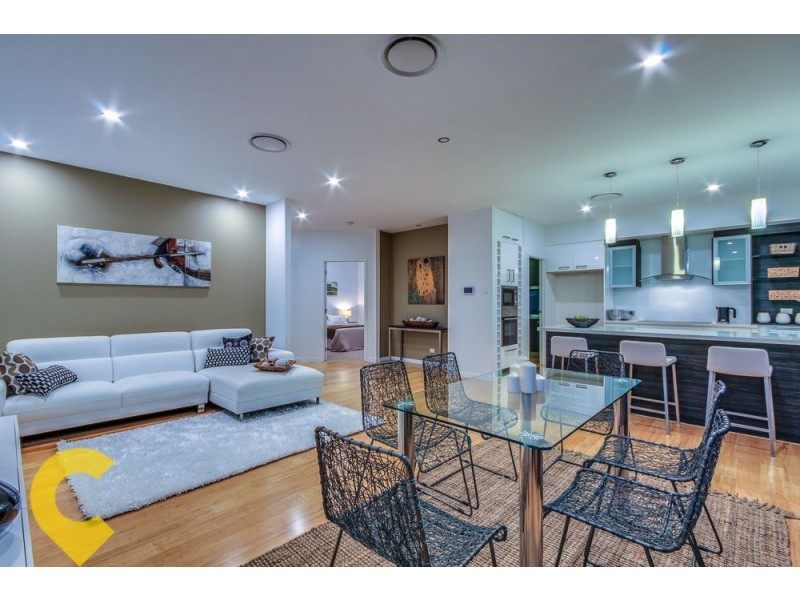 19 Birkenhead Place, Carindale QLD 4152