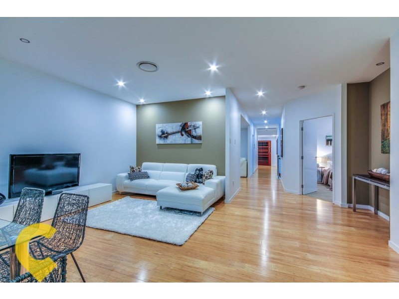 19 Birkenhead Place, Carindale QLD 4152