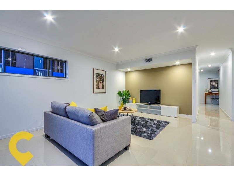 19 Birkenhead Place, Carindale QLD 4152