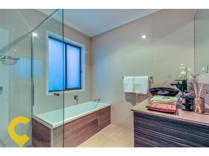 19 Birkenhead Place, Carindale QLD 4152