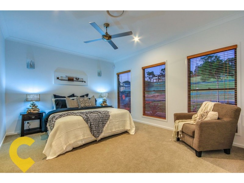 19 Birkenhead Place, Carindale QLD 4152