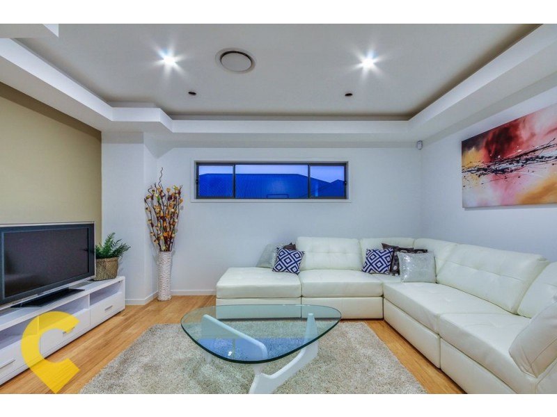 19 Birkenhead Place, Carindale QLD 4152