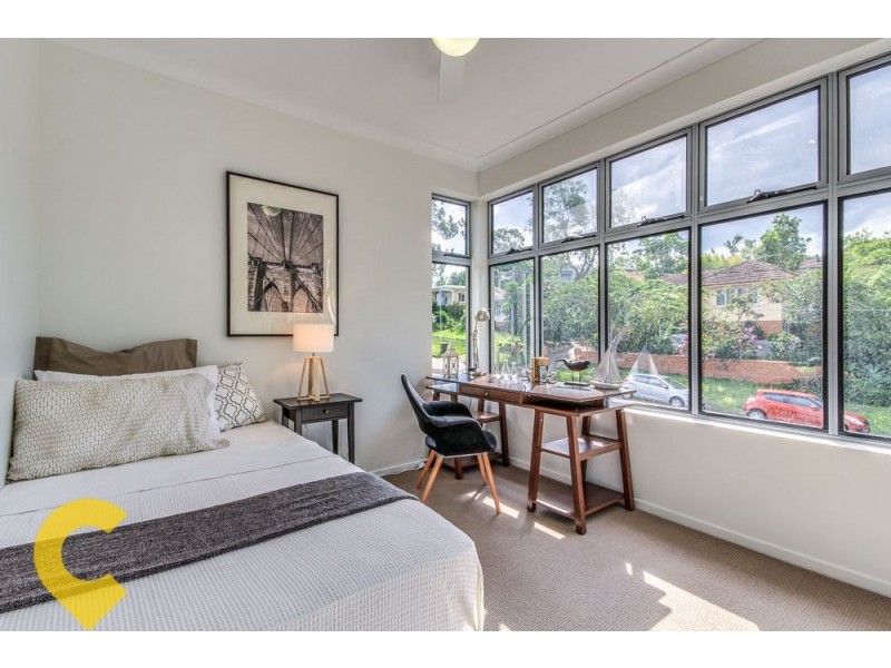 2/96 Dell Road, St Lucia QLD 4067