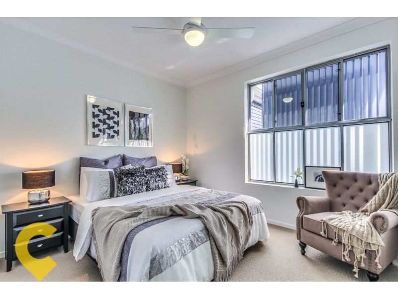 2/96 Dell Road, St Lucia QLD 4067