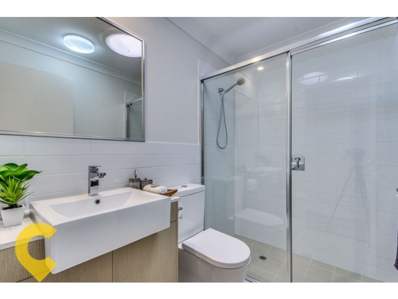 2/96 Dell Road, St Lucia QLD 4067