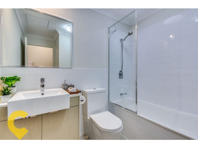 2/96 Dell Road, St Lucia QLD 4067