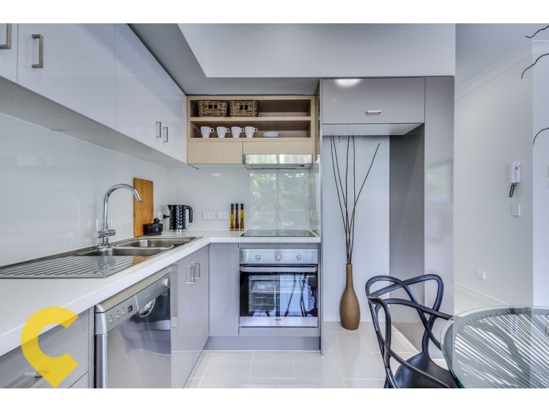 2/96 Dell Road, St Lucia QLD 4067