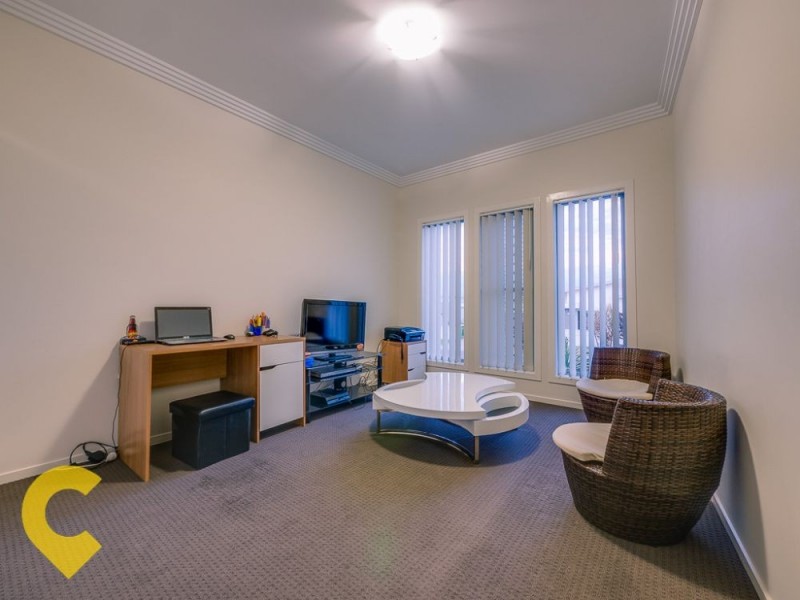 27 Maryland Drive, Regents Park QLD 4118