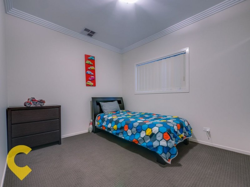 27 Maryland Drive, Regents Park QLD 4118