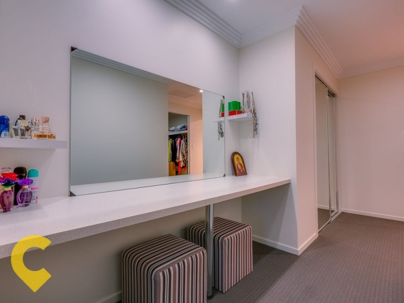 27 Maryland Drive, Regents Park QLD 4118
